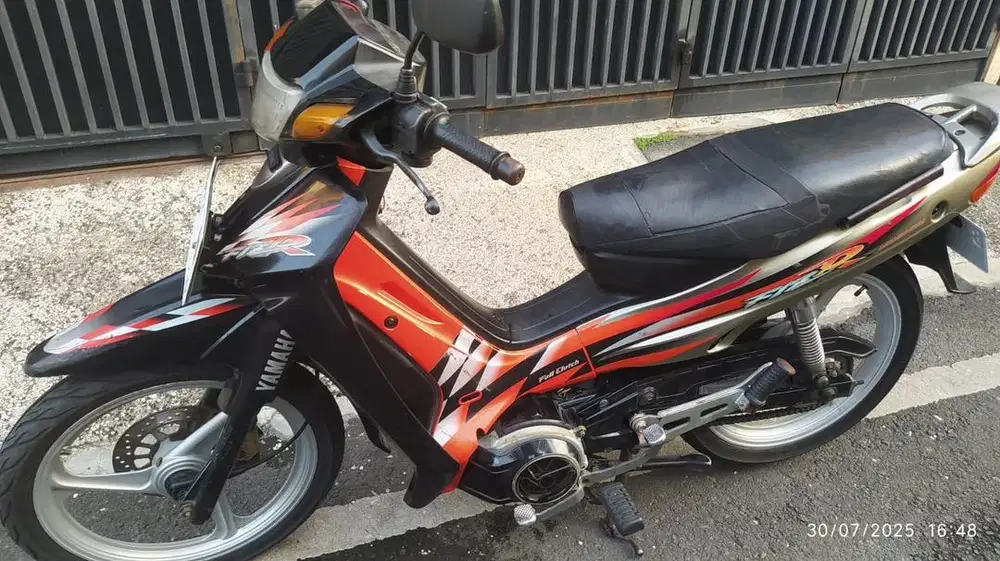 Yamaha f1zr tahun 2000