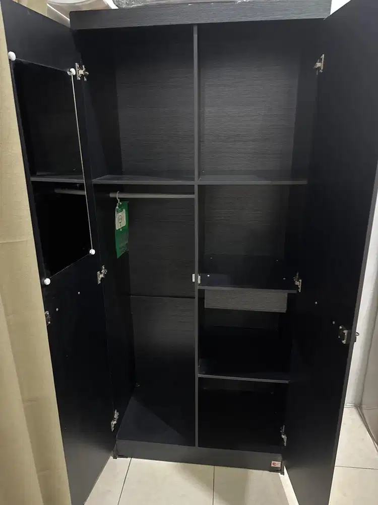 Lemari Pakaian 2 pintu