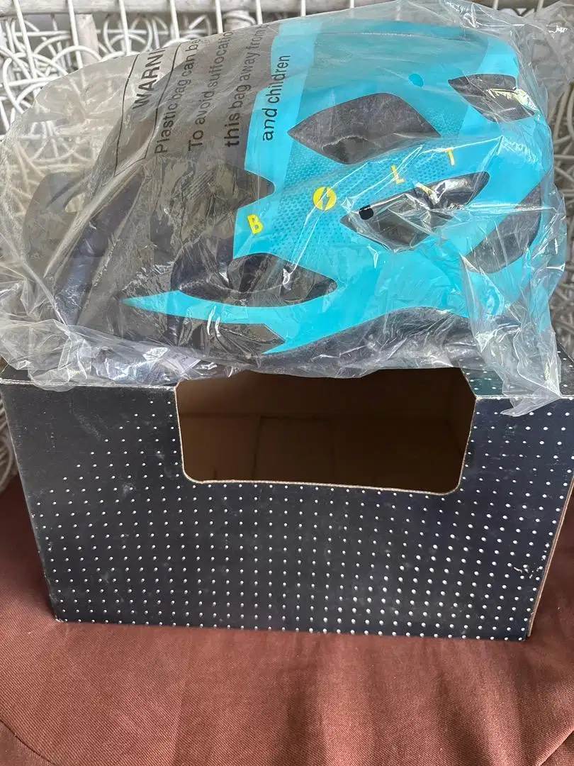 Helm sepeda baru