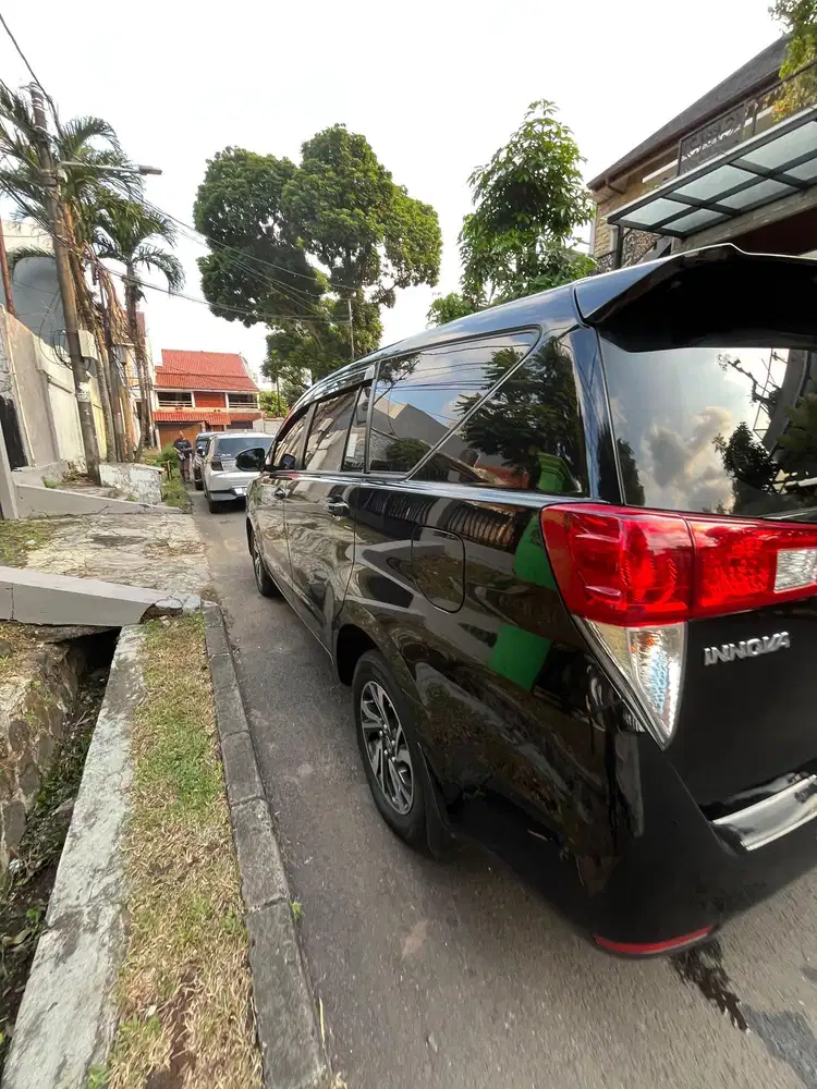 Innova Reborn  G 2.4 At hitam diesel  pakai dari baru , ass all risk