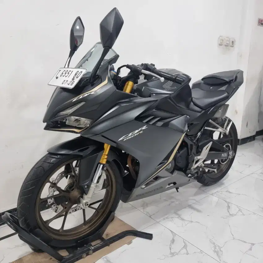 Honda CBR 150 R ABS Fi 2023 bln 7 pajak 2026 Kredit DP 1 JT