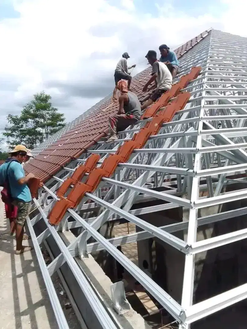 JASA TUKANG UNTUK RENOVASI ATAP RUMAH DAN SEJENISNYA
