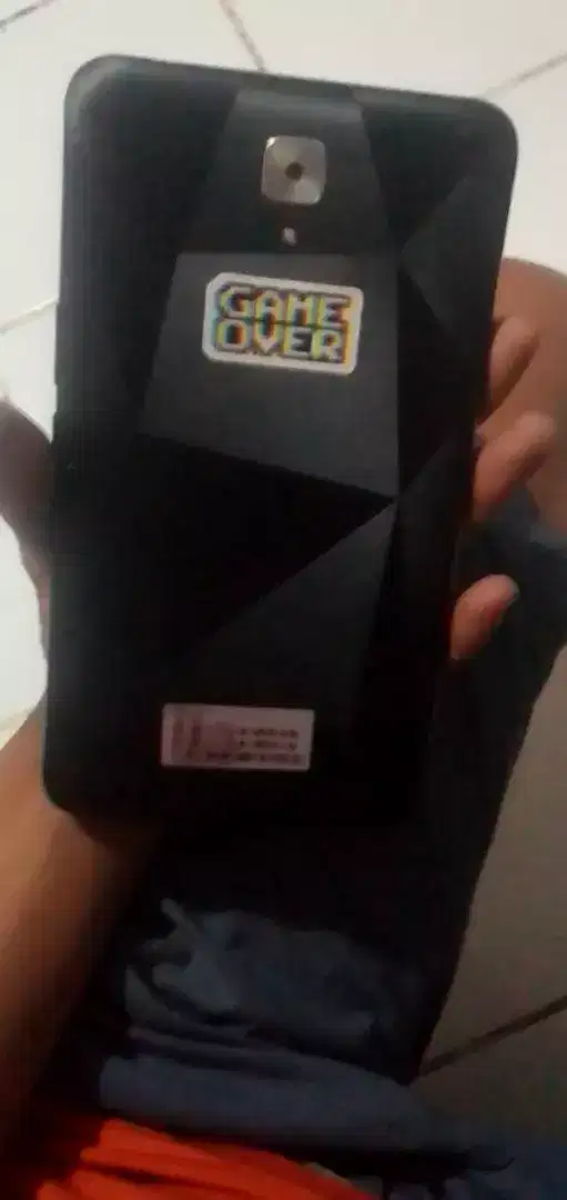 Niat mau cari barteran sama hp !! Kalo mahar 600rb