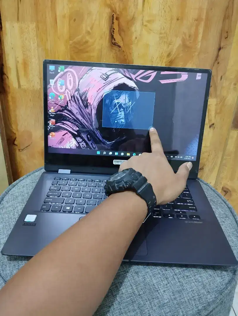 Laptop asus touchscreen, keyboard backlight.