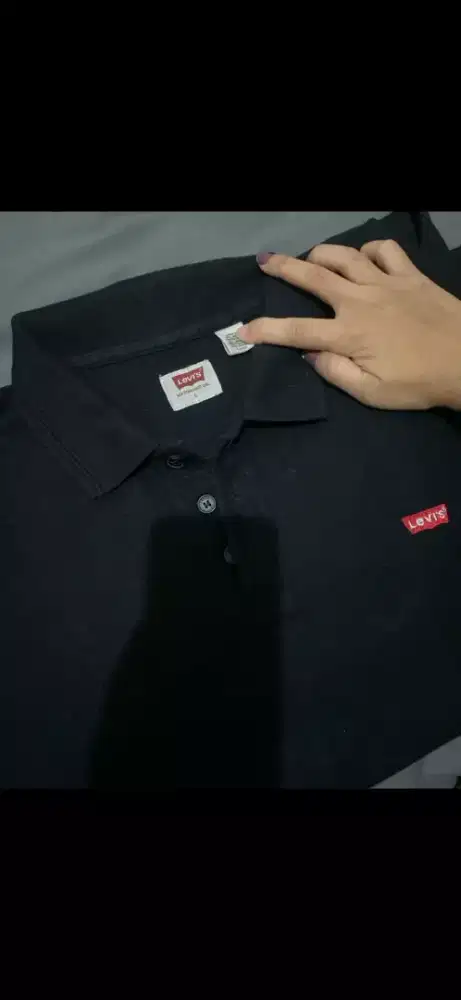 Kaos polo levis strauss hitam size L (kecil) unisex original authentic