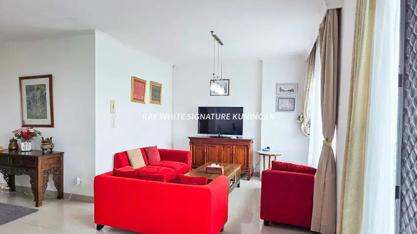 Apartment for sale in an Exclusive Tower at Apartemen Hampton's Park
