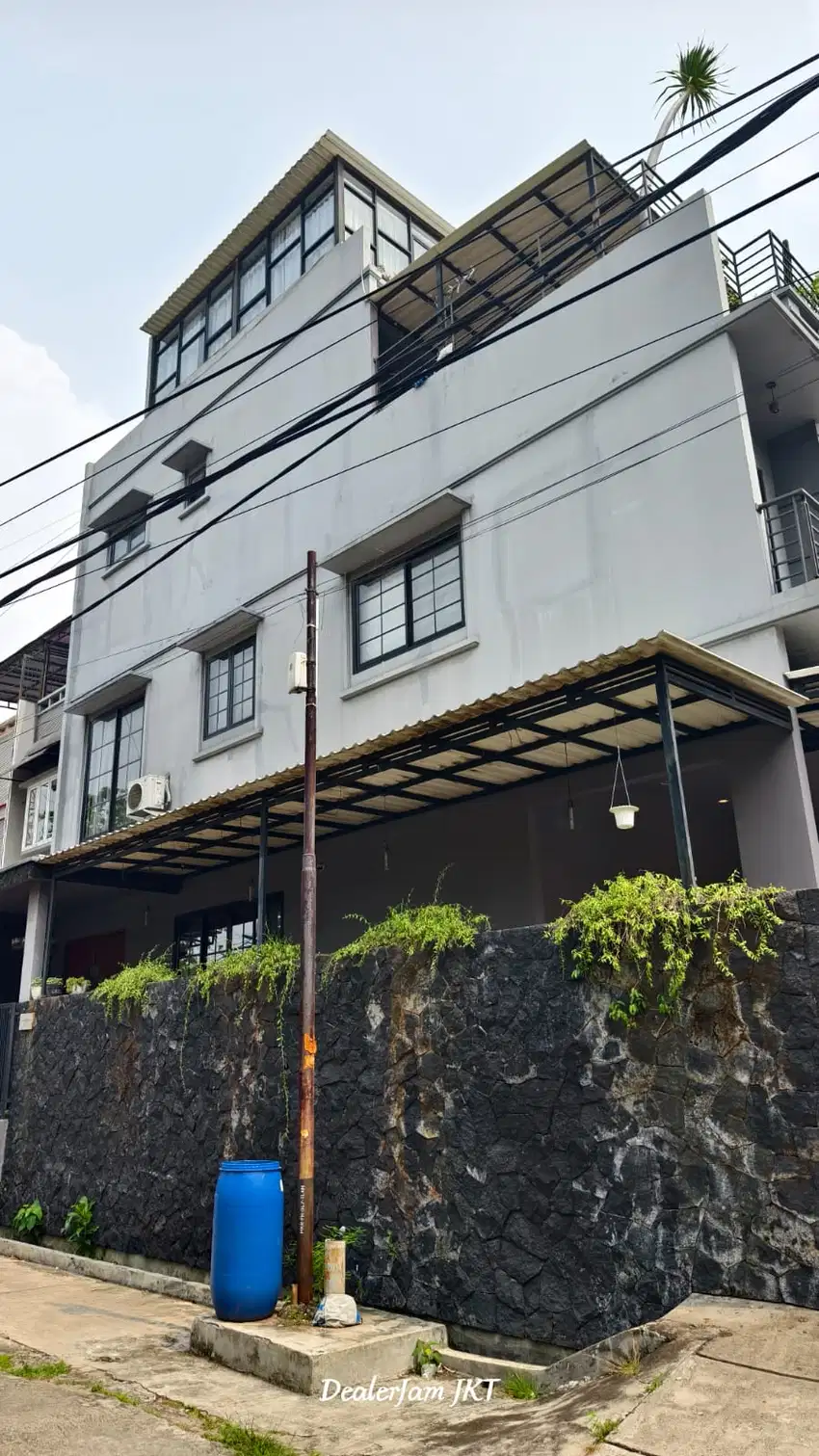 Rumah Pluit Hoek Hadap Lapangan 3.5lt Bagus Siap Huni SHM