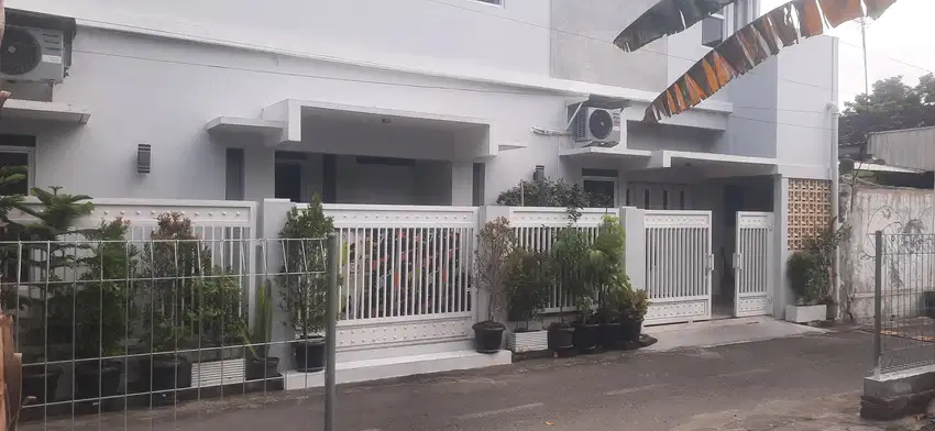 Di jual baru murah 2 LT blk SMKN 2 Manahan