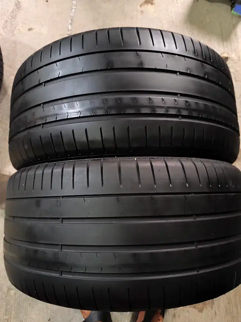 Pirelli pzero runflat 275 30 R20