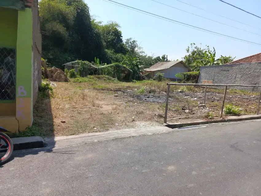 Dijual cepat: Tanah strategis 650m² SHM di Karawang