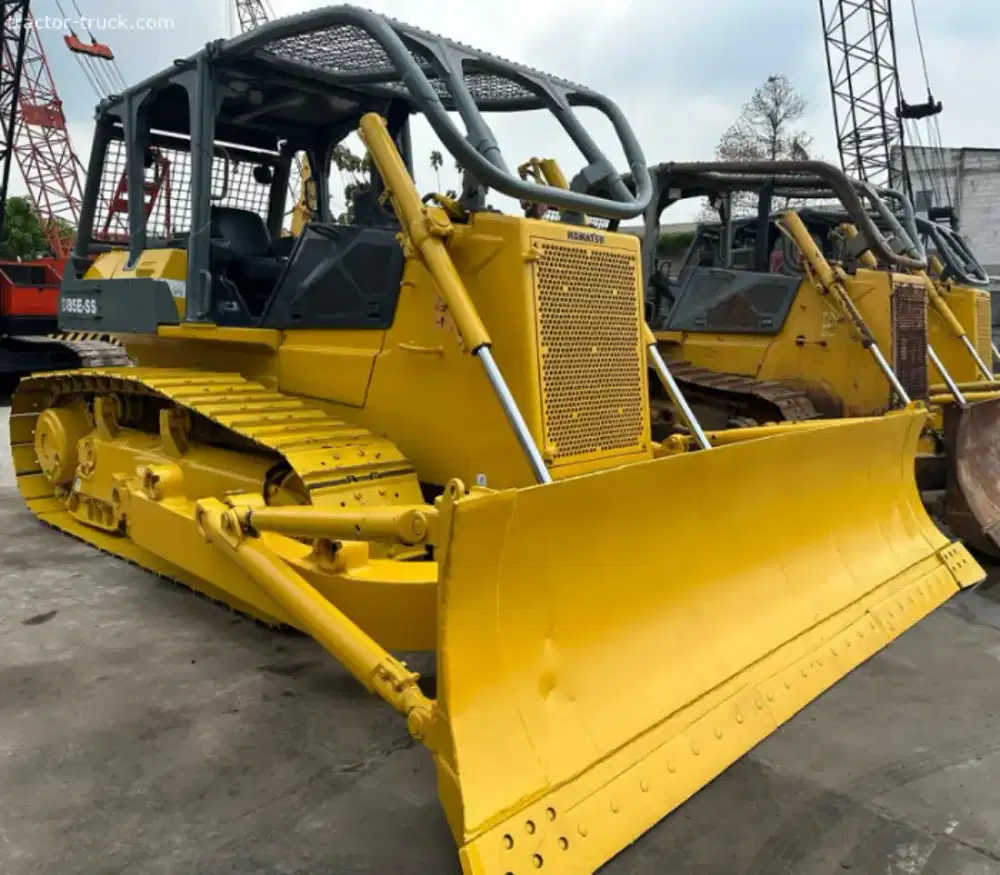 Bulldozer Komatsu D85ESS-2 Tahun 2013