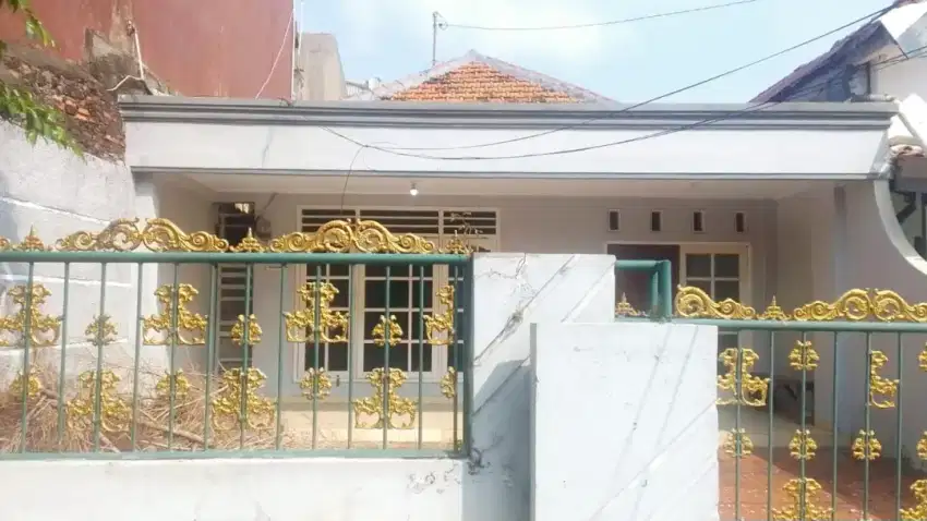 DISEWAKAN: Rumah di Saleh Abud
