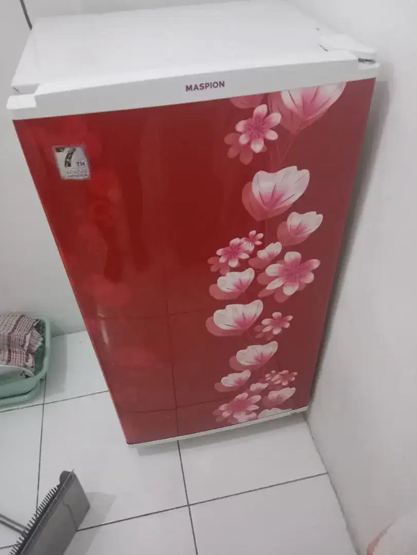 Kulkas 1 pintu Maspion msh mulus bagus