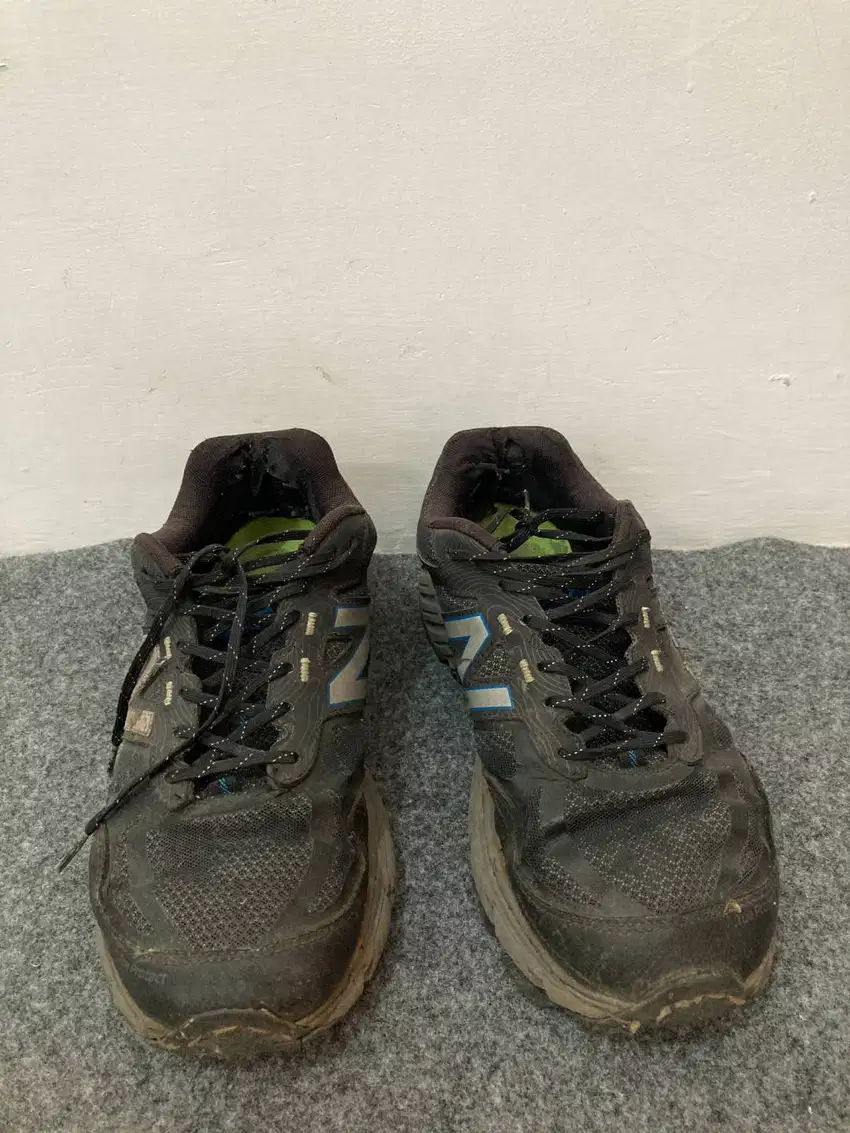 Jual Sepatu Gunung Size 42 Kondisi Seadanya