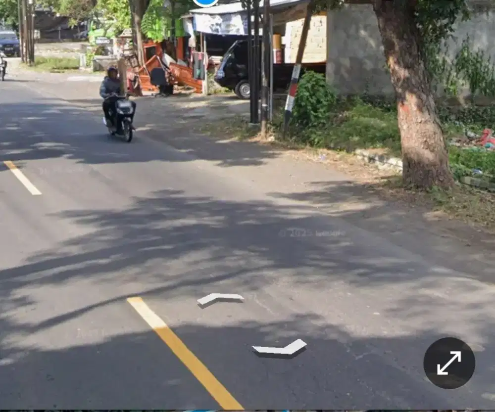 Tanah pinggir jalan utama lovina