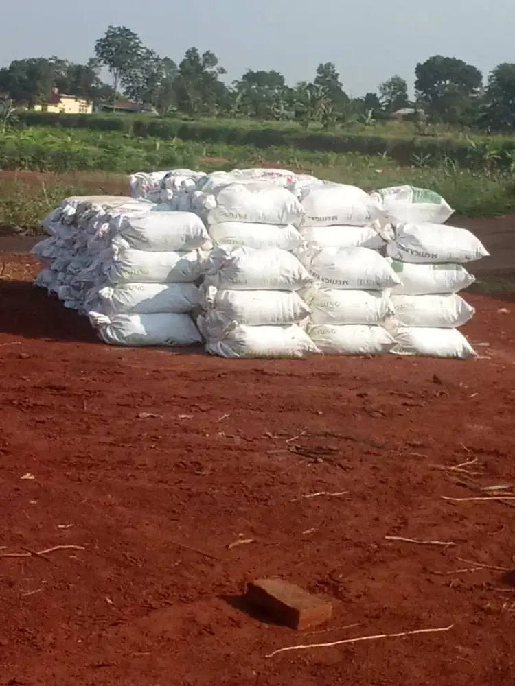 Tukang tanah karungan