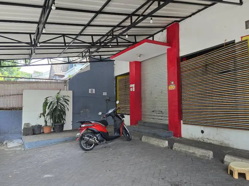 Turun Harga Rumah Usaha di Pinggir Jalan Kencana Loka Raya