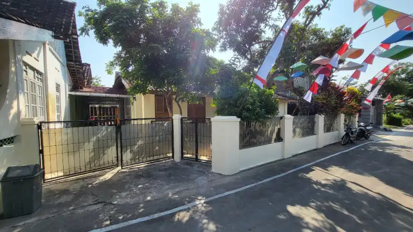 Rumah tinggal luas 525m halaman luas