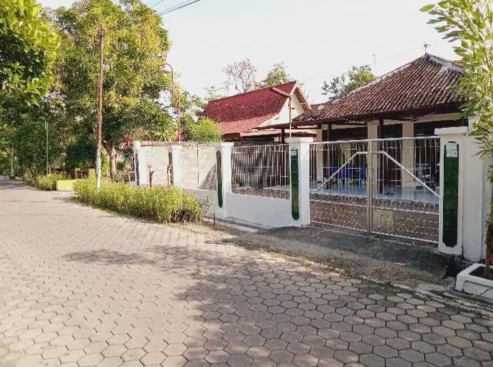 Rumah BESAR dan LUAS di Cepu BLORA