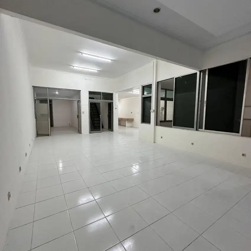 Disewakan Ruko Strategis Di Kebayoran Baru Jakarta selatan