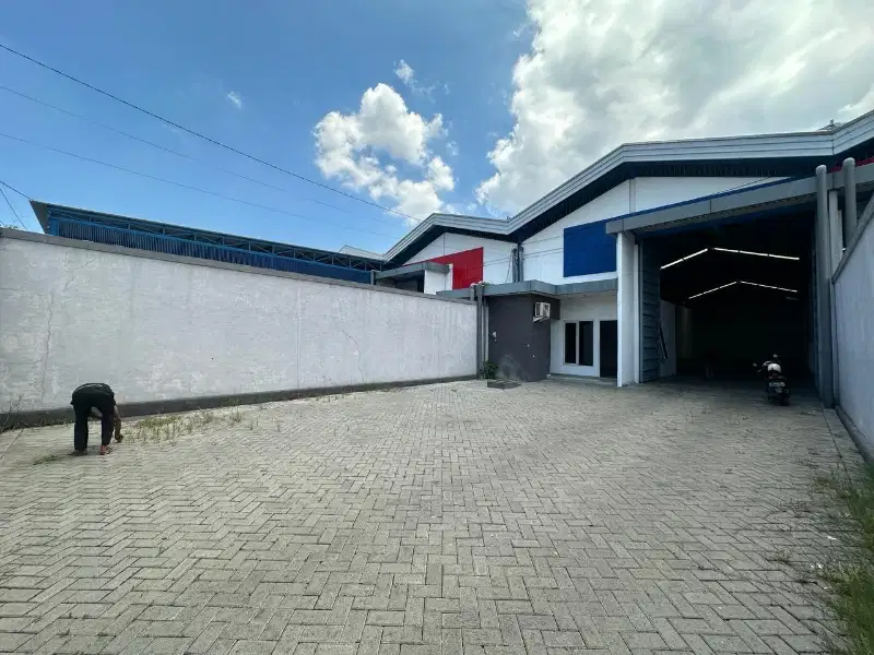 Gudang Sentral Margomulyo Terawat Bagus