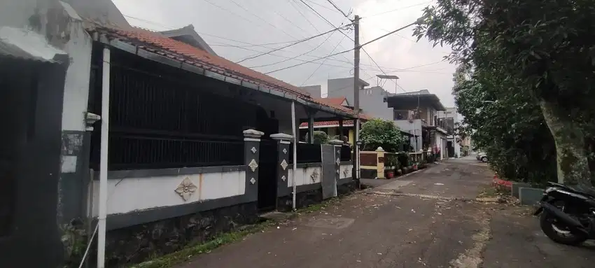Murah Rumah Strategis di Jl Kuningan X Antapani