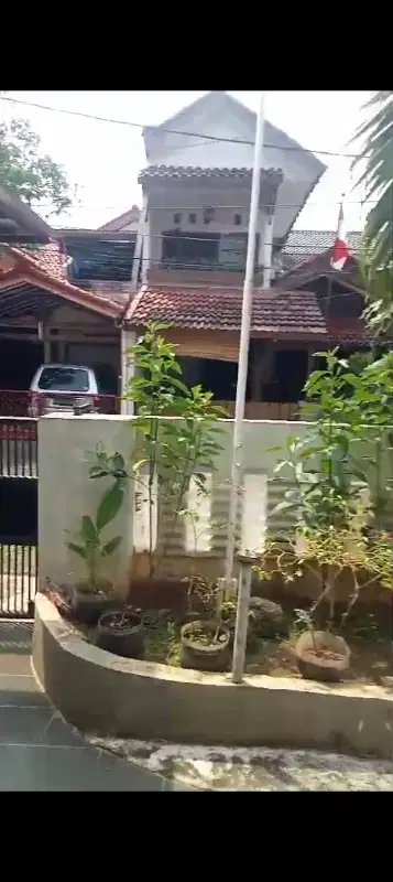 Jual Rumah di MegaCinere blok G jalan mentawai luas 210m