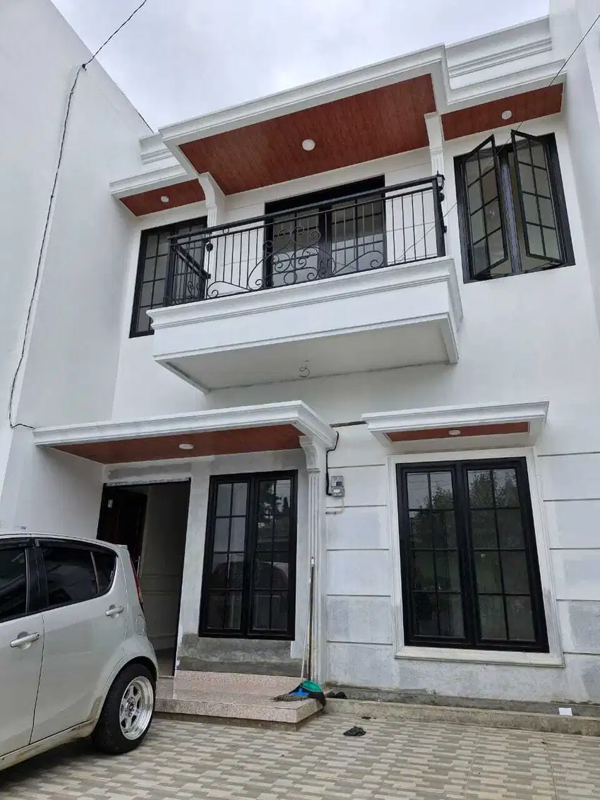 RUMAH MEWAH STRATEGIS SAMPING TOL JATIASIH DIJUAL 1 MAN
