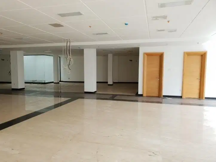 Gedung Kebon Sirih siap pakai ada lift dan parkir besar