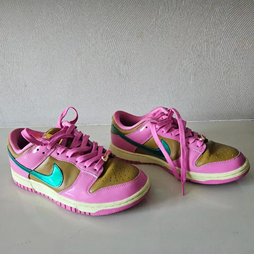 Sepatu Nike Dunk Low Playfull Pink x Parris Goebel
