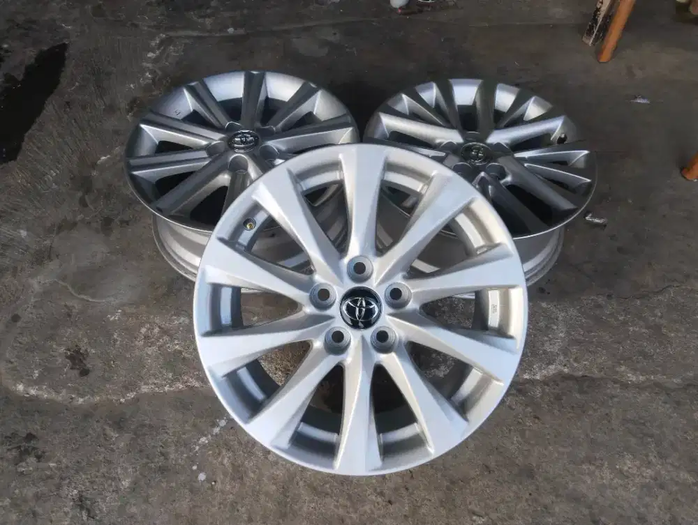Velg Bekas Asli Camry Facelift R17