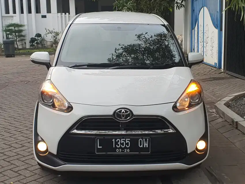 Sienta V 2017 automatic  Pajak on Bisa bantu  kredti