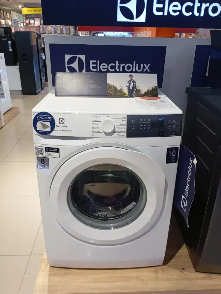 Electrolux wash Mach FL EWF8024D3WC