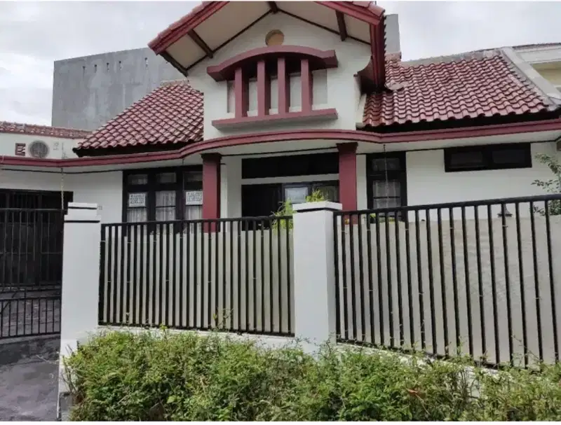 DISEWAKAN RUMAH DEKAT LRT DI RAFFLES HILLS CIBUBUR