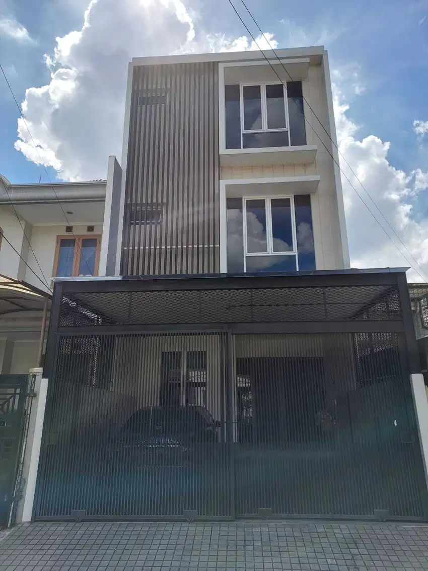 Rumah cantik di Jual di Taman Aries Kebon Jeruk, Jakarta Barat