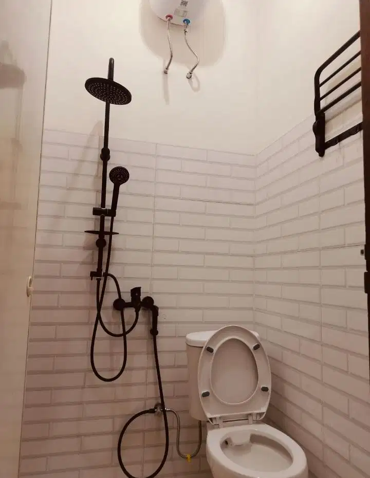 Dijual Rumah Baru Renov 1,5 Lantai di Surabaya