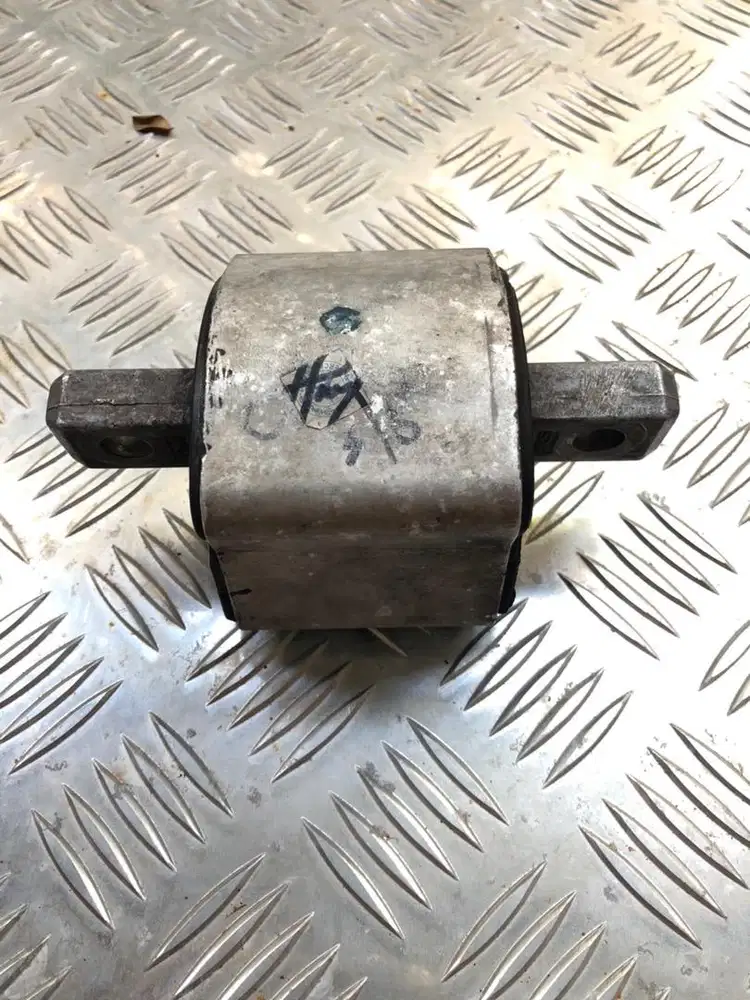 Mounting Transmisi Mercy W202