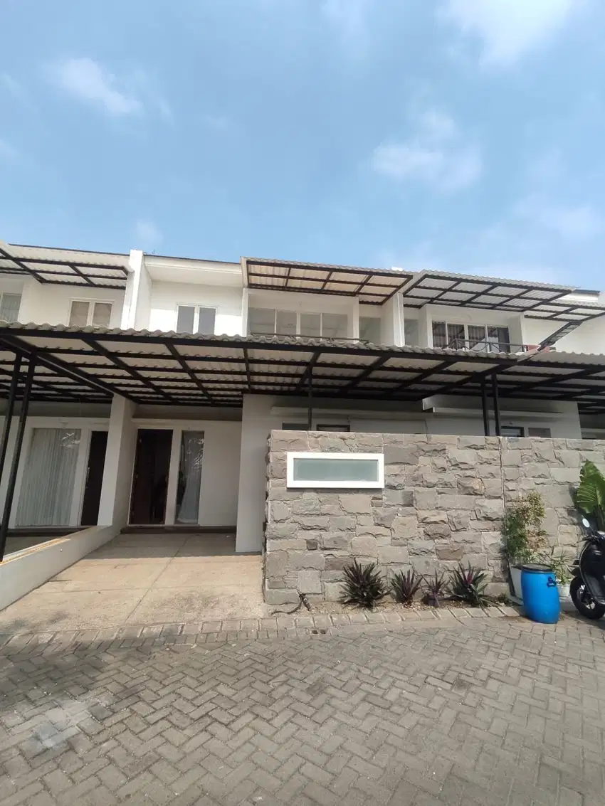 De casa residence lakarsantri, semifurnish, siap huni