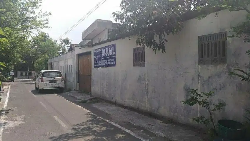 Rumah lama hitung tanah jalan mawar solo baru