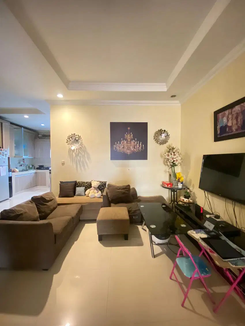 Rumah nyaman dalam cluster lokasi strategis di Arteri Pondok Indah