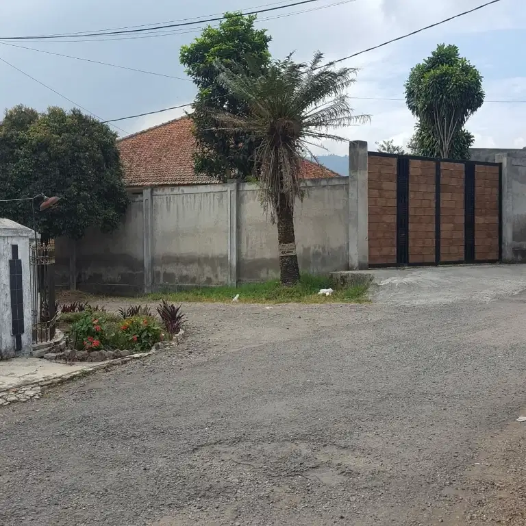 Dijual Tanah Hoek Kotak di Lembang Jl Raya Lembang