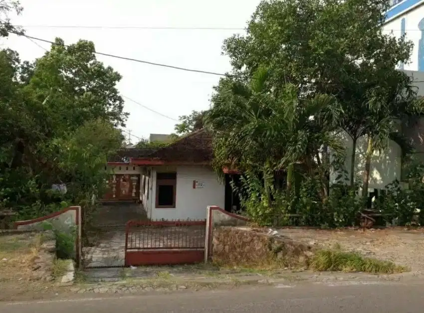 Rumah hitung tanah strategis dekat pasar ngemplak solo