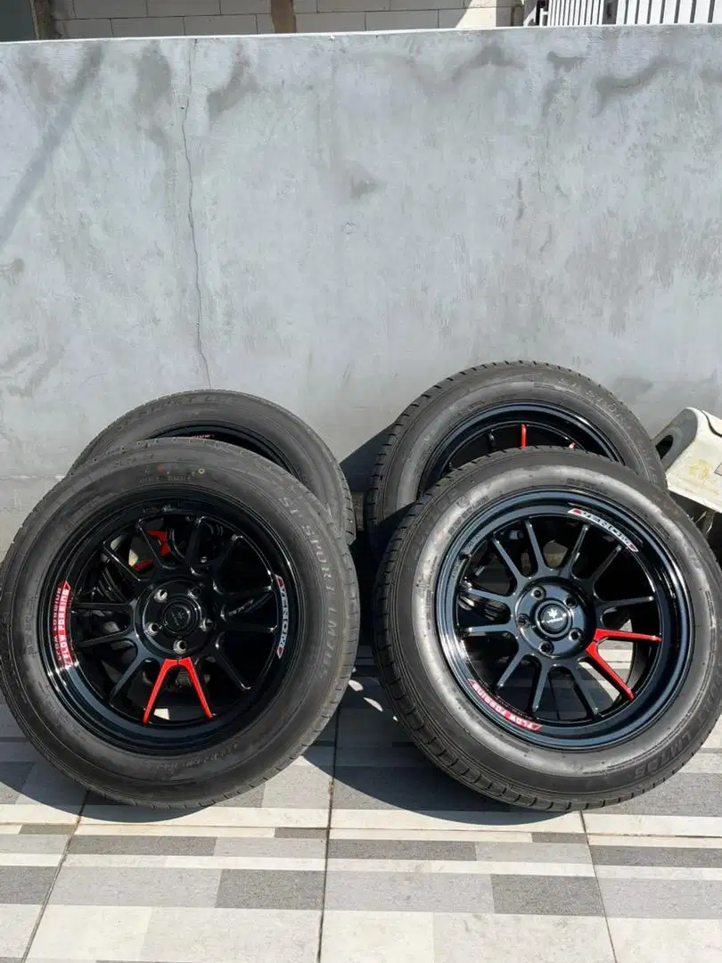 Velg Venom Verde r18 & Ban Dunlop SP Sport LM705