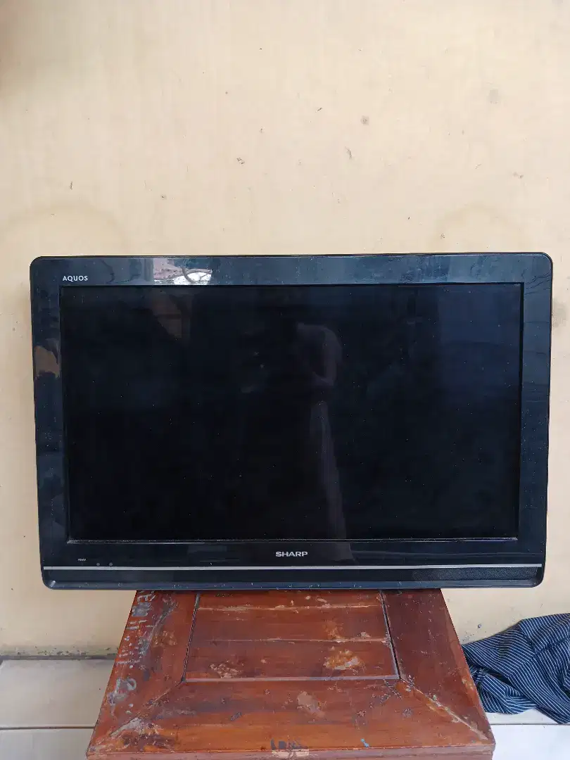 TELEVISI SHARP 32 IN