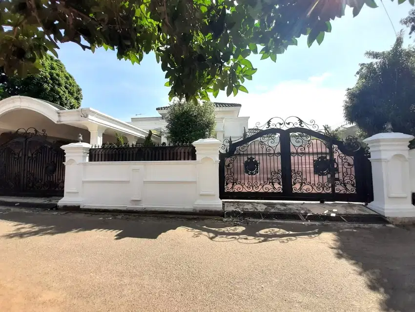Rumah hoek private pool 22x24 504m type 4KT Jagakarsa Jakarta Selatan
