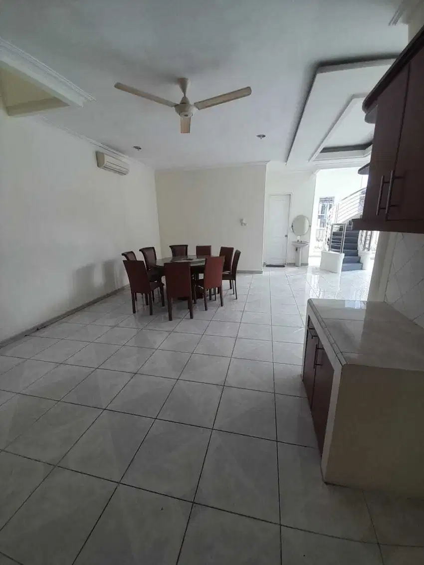 Rumah Mewah Luas dan Hook di Jual di Kelapa Gading, Jakarta Utara
