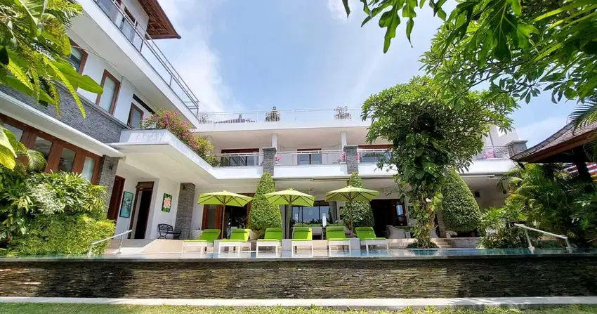 WALKING DISTANCE TO THE BEACH LUXURIOUS VILLA CANGGU BALI