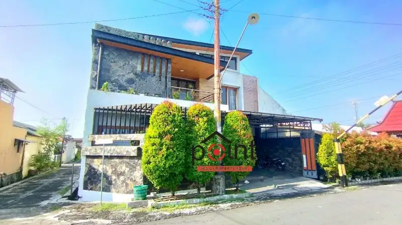 Rumah Mewah Furnish  2 Lantai Siap Pakai