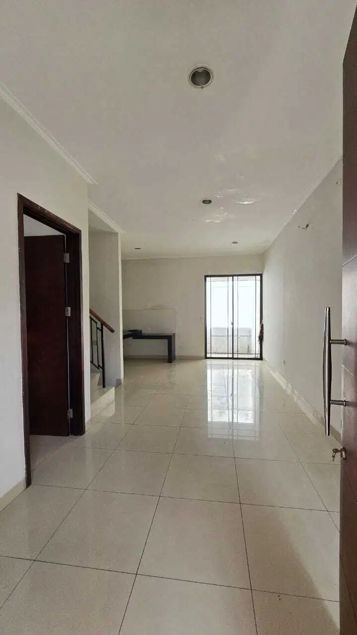 TERMURAH! DISEWAKAN RUMAH GREEN LAKE CITY