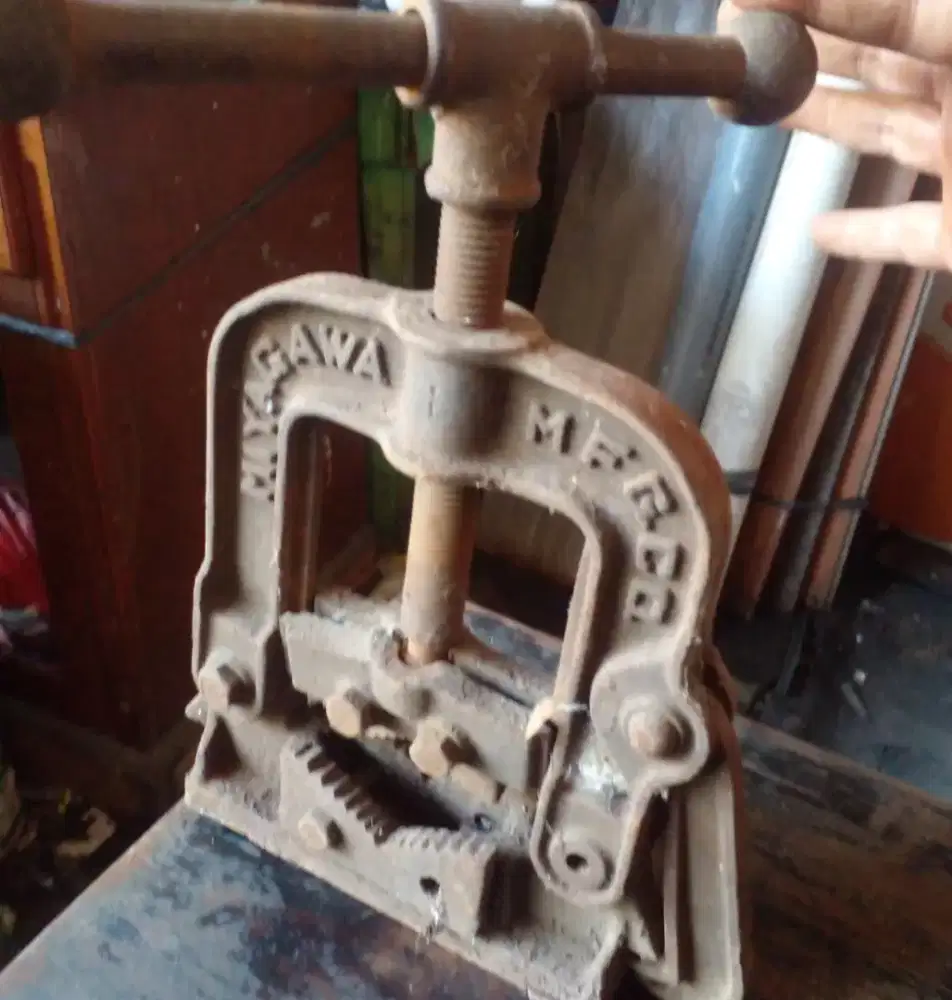 Alat penjepit pipa djdoel